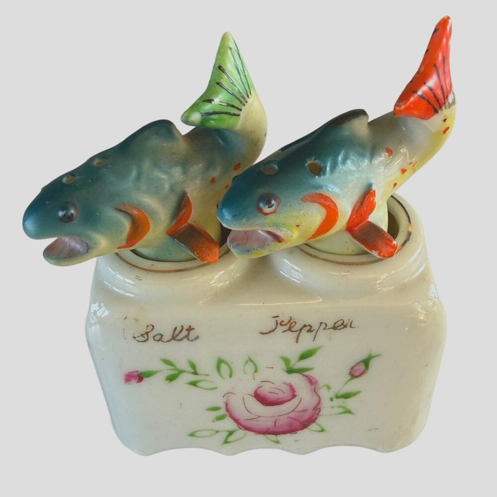 sku3366 Vintage WWII Era 1950s Salt & Pepper  Rare Blue Fish Nodders bobbers